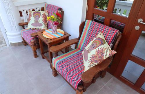 Galu Beach Cama Y Desayuno | Tahira Villa