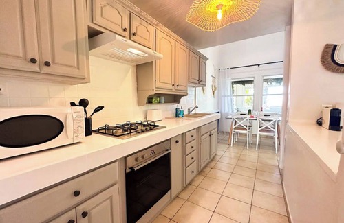 Arue Casa | Retiro Paradisíaco Frente al Mar con Acceso Privado a la Laguna