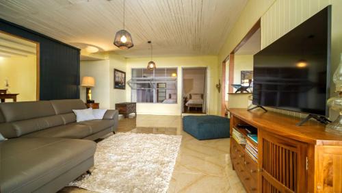 Pirae Casa | TAHITI - Villa Aorai Hills & Pool