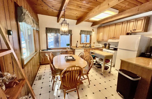 Pioneer Trail Cabina | Tahoe cabin
