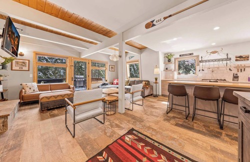 Talmont Casa | Tahoe City Retreat - For 8!