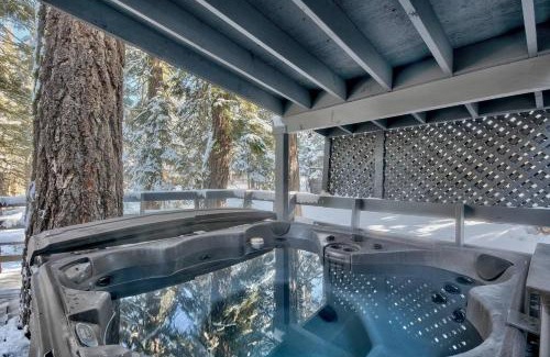 Kingswood Estates Casa | Tahoe Cozy Cabin Hottub Retreat 9 Min Northstar