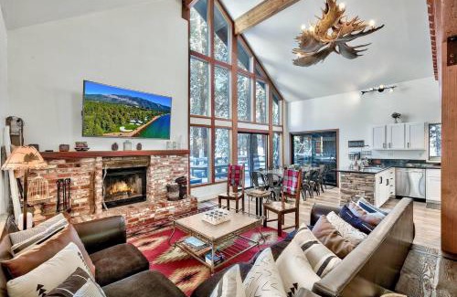Kingswood Estates Casa | Tahoe Cozy Cabin Hottub Retreat 9 Min Northstar