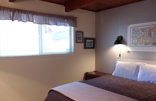 Al Tahoe Cabina | Tahoe Lake Cabin gem, 3 short blocks to the Lake