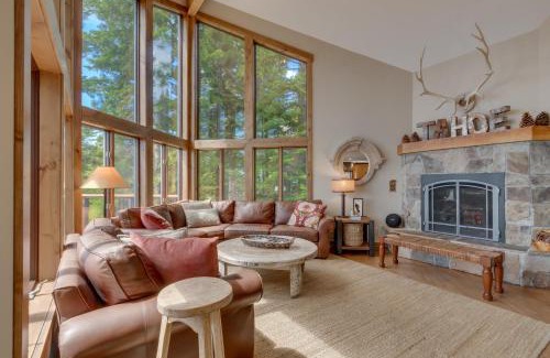 Talmont Casa | Tahoe Point of View - Amazing Lake Views at this 4BR w Hot Tub, Sauna, Near Skiing