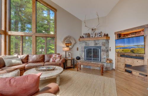 Talmont Casa | Tahoe Point of View - Amazing Lake Views at this 4BR w Hot Tub, Sauna, Near Skiing