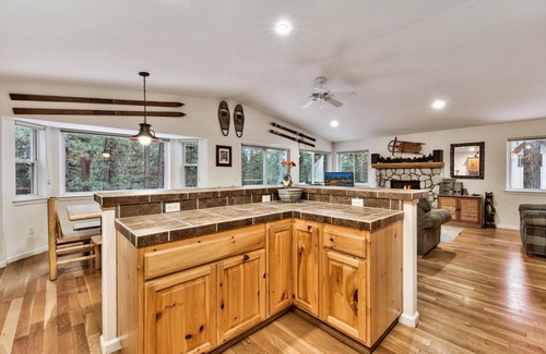 Pioneer Trail Casa | Tahoe temático 4 dormitorios Tahoe Paradise Home