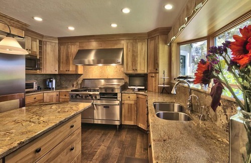 Tahoe Keys Casa | Tahoe Waterfront Mountain Luxury Lodge