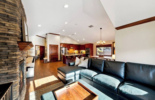 Tahoe Meadows Condominio | Tahoe Woods #304: Stateline, Gondola, Modern