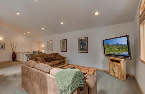 Tahoma Casa | Tahoma Charm on West Shore - Beautiful Open Concept 3 BR w Private Hot Tub