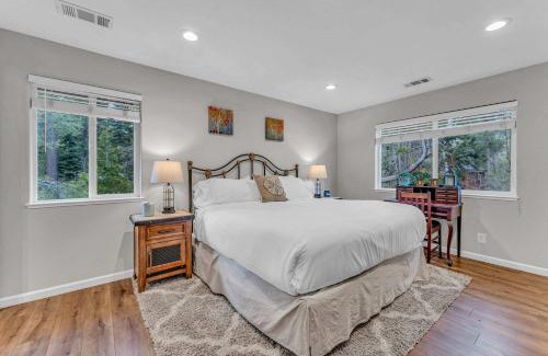 Tahoma Casa | Tahoma Family Getaway with Bocce Ball & BBQ Grill