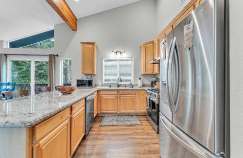Tahoma Casa | Tahoma Family Getaway with Bocce Ball & BBQ Grill