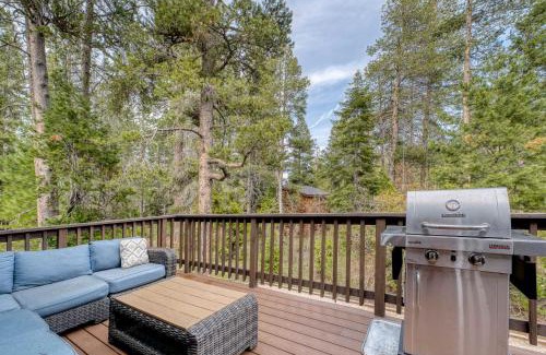 Tahoma Casa | Tahoma Family Getaway with Bocce Ball & BBQ Grill