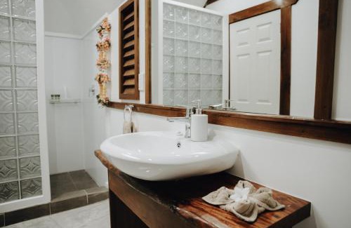 Amuri Casa | Tai'inu Bungalows