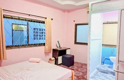 Ko Sichang Casa | Tai Note's Room