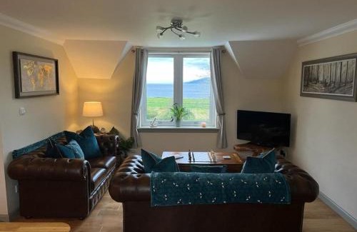 West Laroch Apartamento | Taigh Mara(Marine House) 2 bed Apartment
