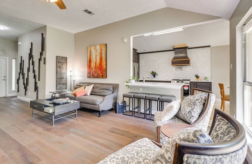 Bryan Casa | Tailgate Fun & Campus Spirit: Bryan Home w/Patio