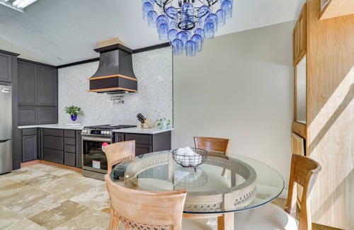 Bryan Casa | Tailgate Fun & Campus Spirit: Bryan Home w/Patio
