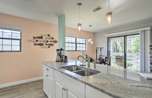 Steinhatchee Cabaña | Tailing Tides Getaway w/ Covered Boat Parking!