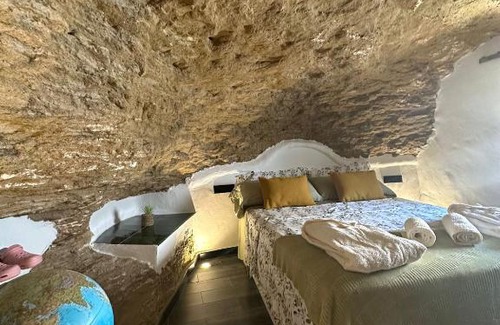 Setenil de las Bodegas Casa | Tajito Romano