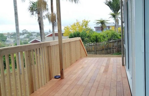 Hauraki Casa | Takapuna Centre 3B & Netflix x 3 Bed 2 Bath & 3 Parking walking 5mins to beach