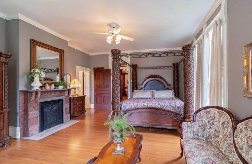 Fairbury Casa | Take 5 Rendezvous at Hoffman House Fairbury-Entire Home