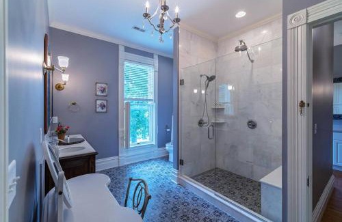 Fairbury Casa | Take 5 Rendezvous at Hoffman House Fairbury-Entire Home