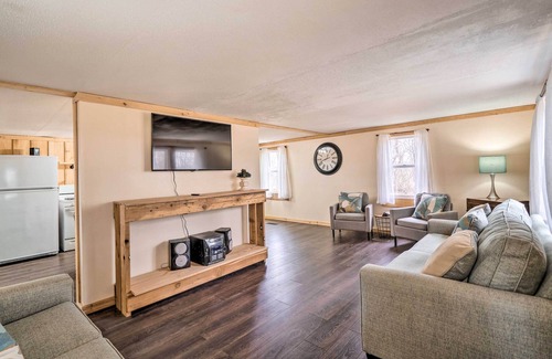 East Fultonham Casa | 'Take 5' Retreat w/ Hot Tub: Relax, Rest, Refresh!