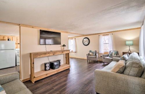 East Fultonham Casa | Take 5 Retreat with Hot Tub Relax, Rest, Refresh!