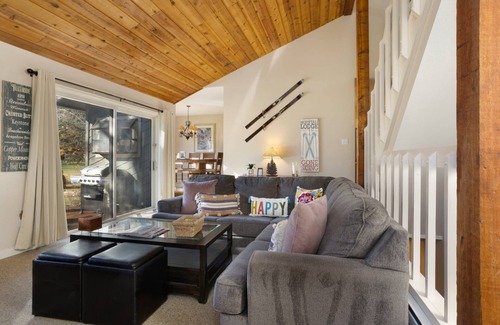 Eagle-Vail Casa | Must Love Dog-Friendly Homes! Take a Getaway with the Whole Family - Hot Tub and Mountain Views
