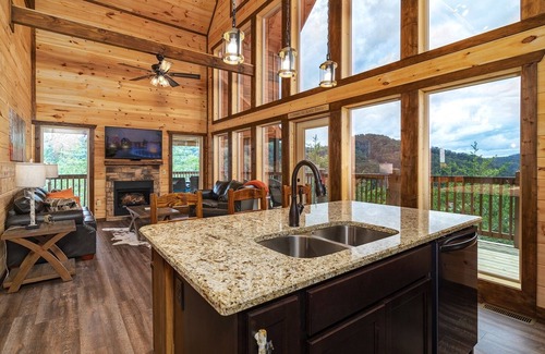 Sevierville Cabina | Take A Paws - 3 Bedrooms, 3 Baths, Sleeps 8 1 Cabin by Redawning