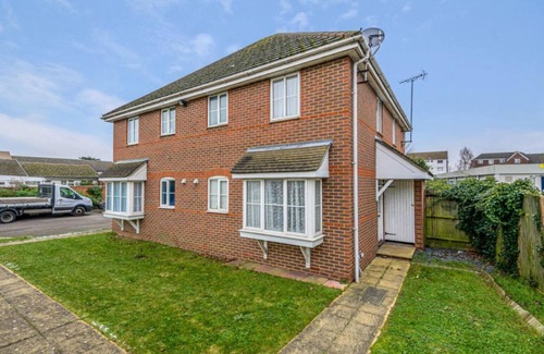 Ashford Casa | TakeOff House - Whole House Next To Heathrow Airport! Sleeps 5