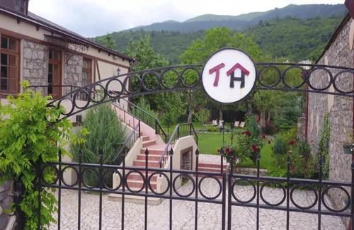 Dilijan Casa | Takht House