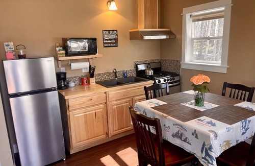 Susitna North Cabaña | Takleetnas Mount Dall Cottage with Wi-fi and washer/dryer