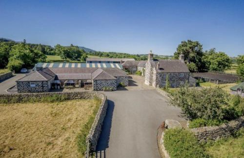 Bangor Casa | Tal y Bont Farm