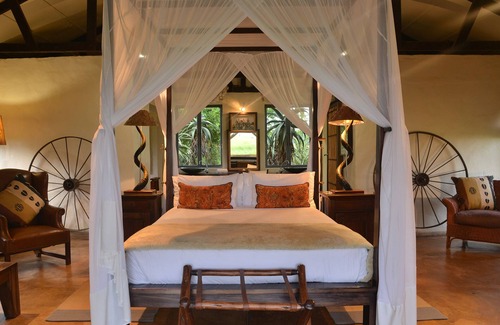 Eston Cabina | Tala Game Reserve