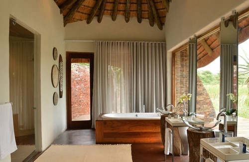 Eston Cabina | Tala Game Reserve
