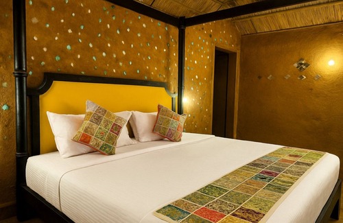Kanoi Hotel | Talai Desert Camp