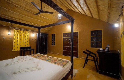 Kanoi Hotel | Talai Desert Camp