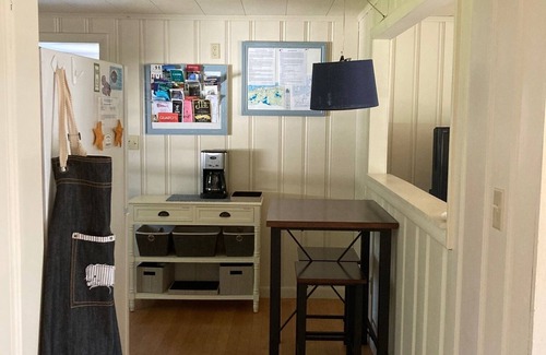 Brewster Cabaña | Tales of Sunset Bay, Paine's Creek, a pie de playa, helados, café y cerveza