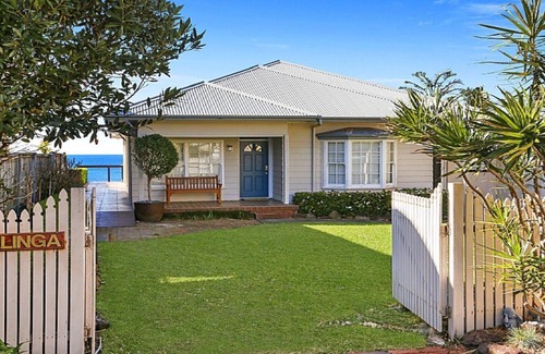 Blue Bay Casa | TALINGA | Beachfront, Ocean Views | Accom Holidays