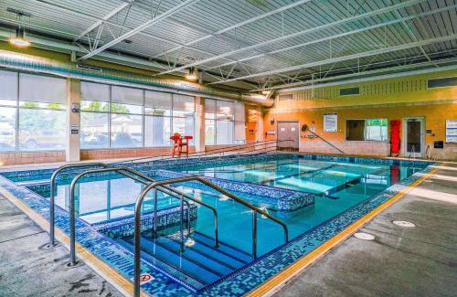 McHenry Casa | Tall Oaks Retreat