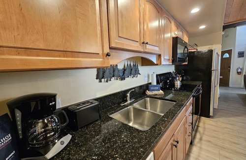 Incline Village Condominio | Tall Pines Retreat 4 Bedroom Condo by RedAwning