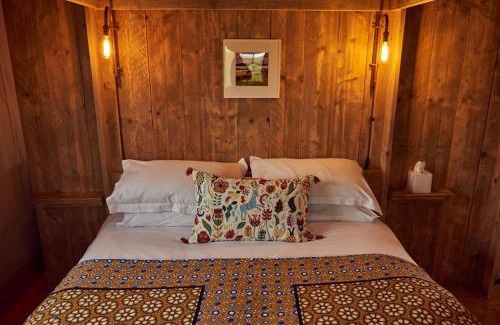 Glastonbury Cabina | Tall Trees Glamping