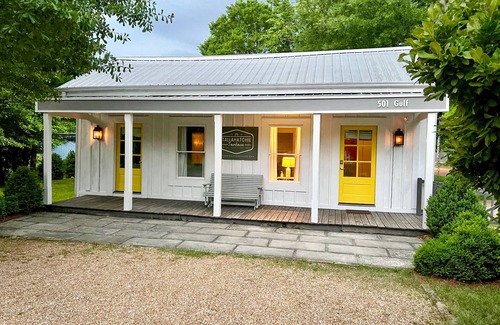 New Albany Casa | Tallahatchie Townhouse | Downtown ON the Tanglefoot