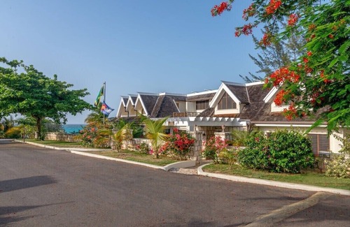 Silver Sands Villa | FRENTE AL MAR! Bienvenido familia! ¡PERSONAL ASIGNADO! ¡PISCINA INFINITA! SEGURIDAD Tallawah Villa 7
