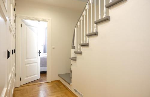 Old Town Apartamento | Tallinn City Apartments 4 bedroom Toompea Old Town