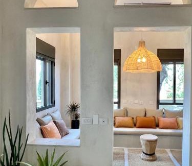 Haifa Apartamento | Talpiot Market Stylish Patio Duplex by Sea N' Rent