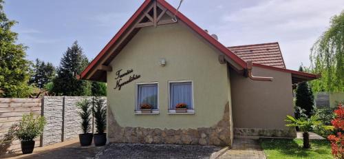Balatonkeresztur Casa | Tamási Villa- Nyaralóház