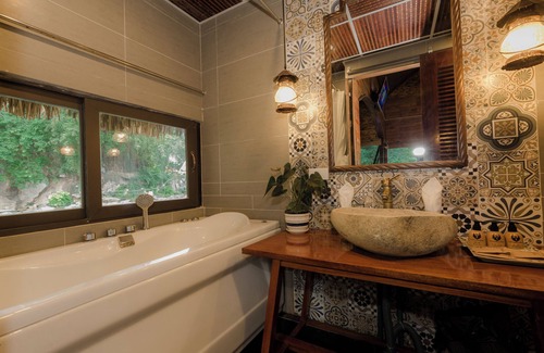 Hoa Lu Hotel | Tam Coc Lion Kings Hotel & Resort Ninh Binh